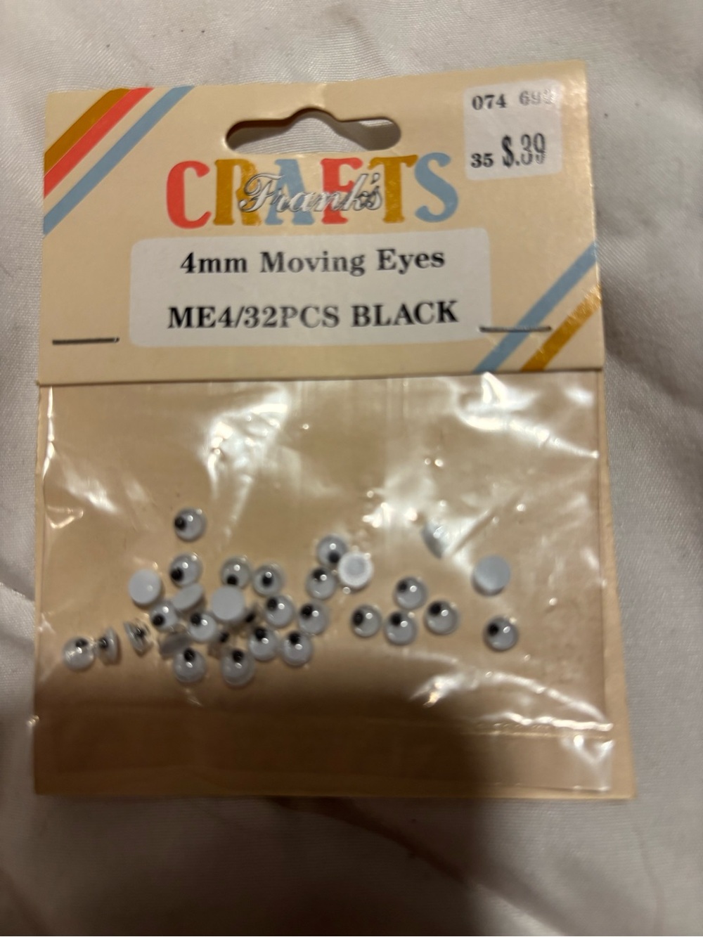32 piece Craft moving eyes 4mm vintage craft eye NWT